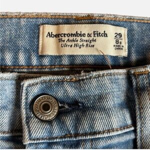 A&F The Ankle Straight Ultra High Rise Women's Blue Jeans Size 29 / 8S Great Fit